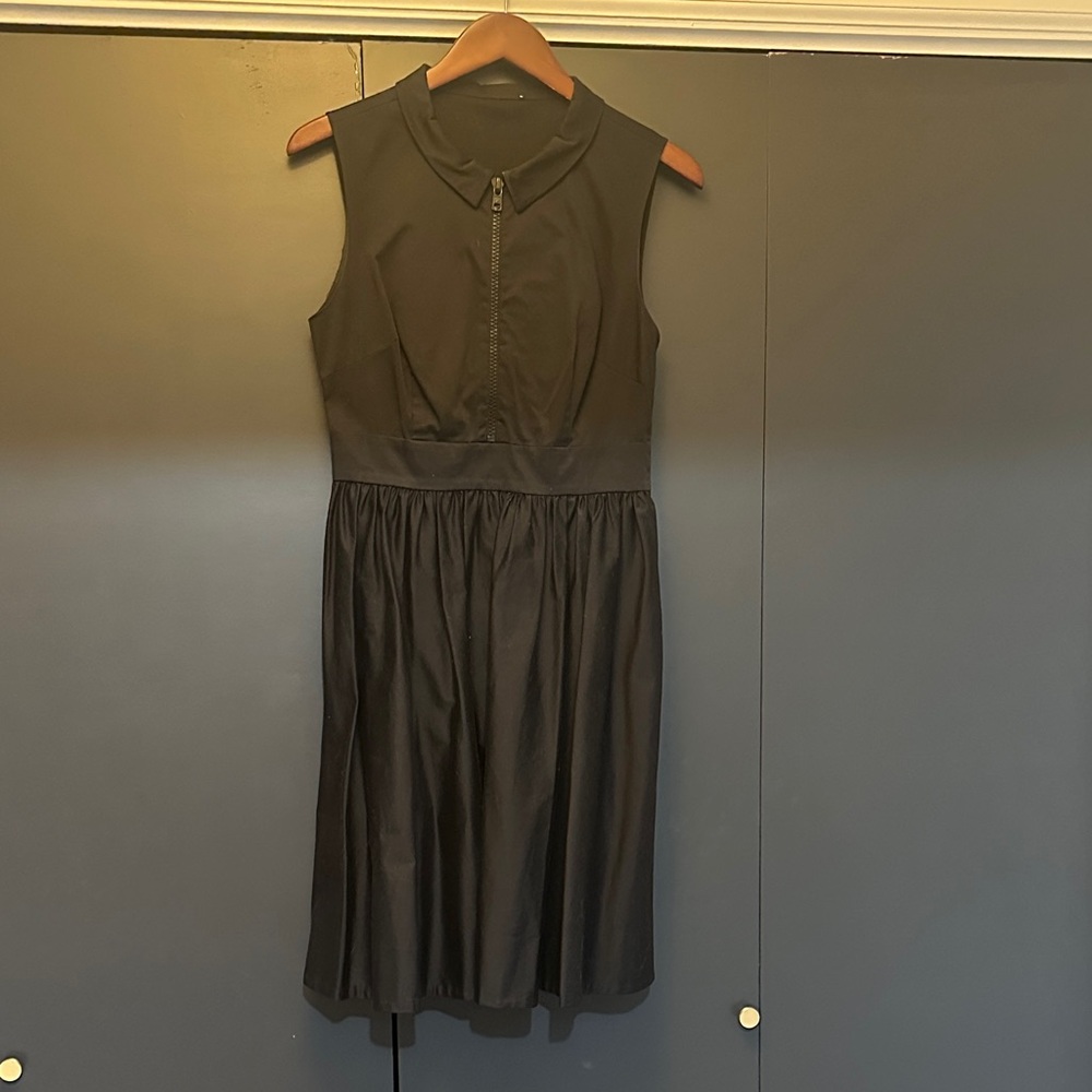 Elegant Black Sleeveless Dress